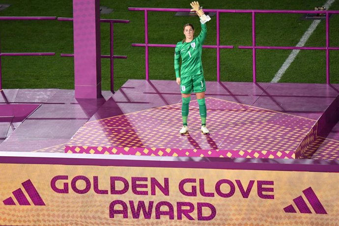 Archivo - Mary Earps of England wins the Golden Glove Award after the FIFA Women's World Cup 2023 Final soccer match between Spain and England at Stadium Australia in Sydney, Sunday, August 20, 2023. (AAP Image/Bianca De Marchi) NO ARCHIVING, EDITORIAL US