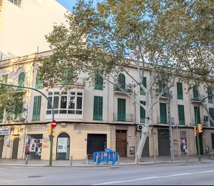 Archivo - Fachada del edificio modernista de la calle 31 de desembre de Palma.