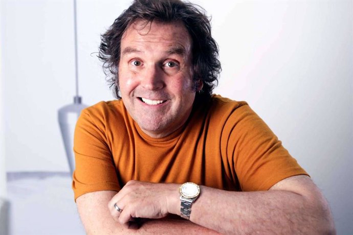 Marlon Becerra marca tendencia en la odontología estética en Colombia con más de 35 años de experiencia