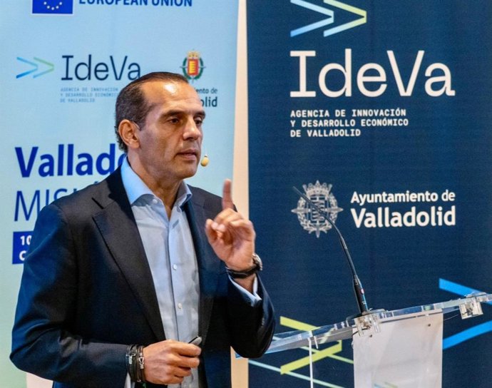 El asesor y experto empresarial Juan Verde, en su conferencia en la Agencia de Innovación de Valladolid.