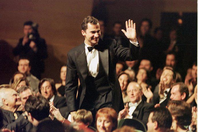Archivo -  El rei Felip VI l'any 2000 en la gala dels Premis Goya