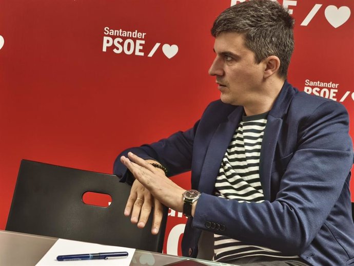 El portavoz del Grupo Socialista en el Ayuntamiento de Santander, Daniel Fernández