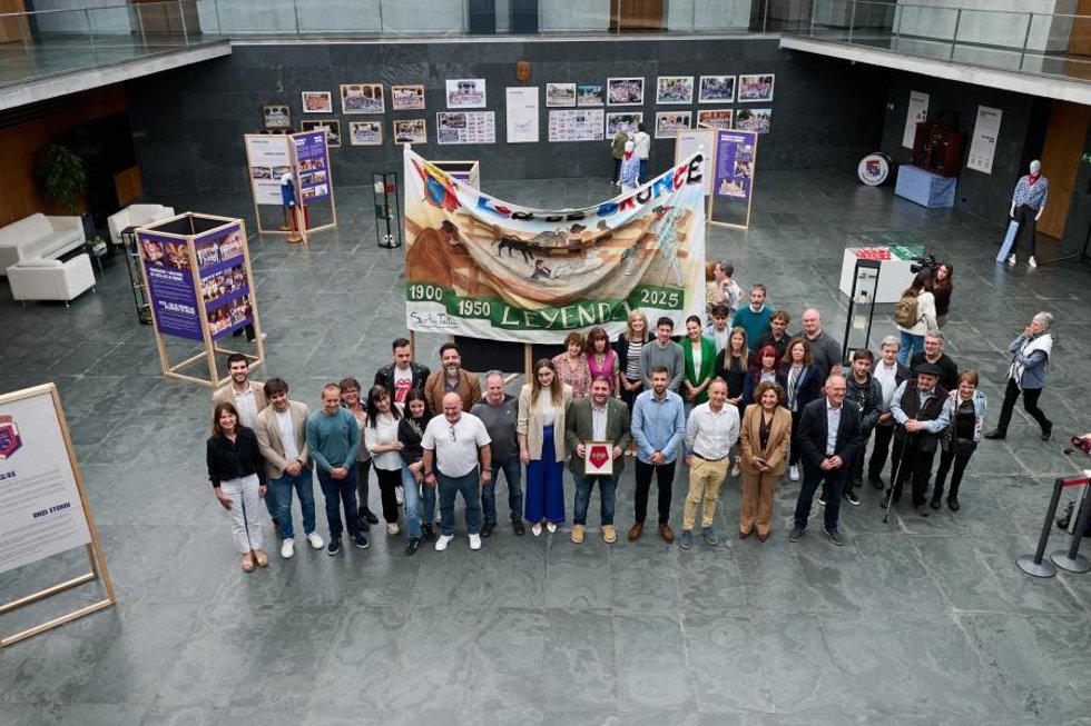 Inauguración de la exposición '75 Aniversario de la Peña Los de Bronce'