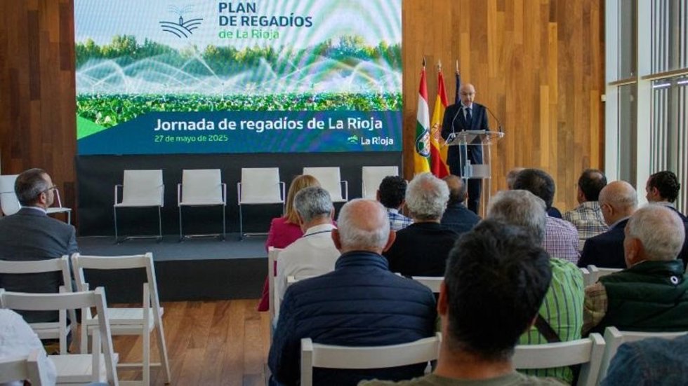 La consejera de Agricultura, Ganadería, Mundo Rural y Medio Ambiente, Noemí Manzanos, participa en la Jornada de Regadíos de La Rioja
