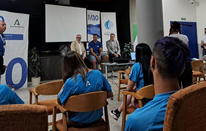 El boxeador Ayoub Ghadfa ha protagonizado el encuentro en el centro Genil