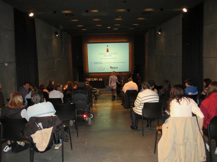 Liburu gaztea lehiaketaren aurreko sari banaketa bat