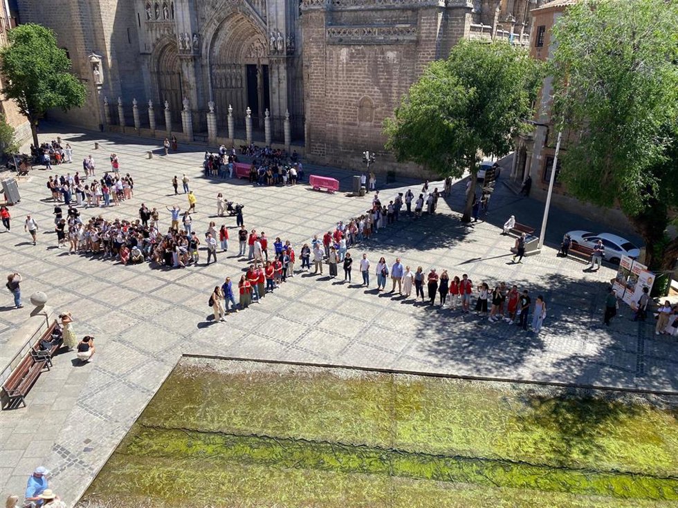 X solidaria en la Plaza del Ayuntamiento de Toledo