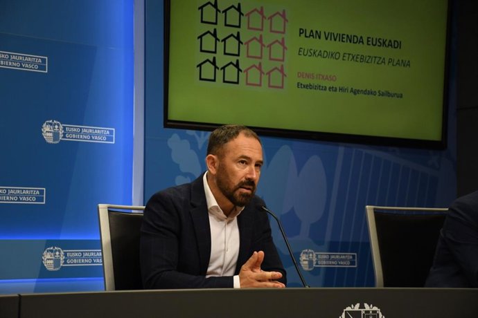El consejero de Vivienda y Agenda Urbana, Denis Itxaso