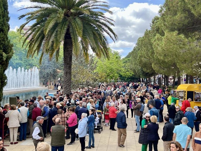 Celebración del Santo Voto con el reparto de 9.000 raciones de estofado, festival gastronómico y concierto de Azúcar Moreno.