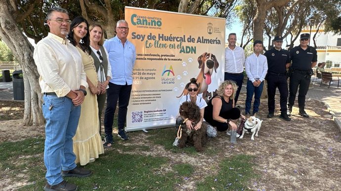Presentación de la campaña para el registro de ADN Canino en Huércal de Almería.