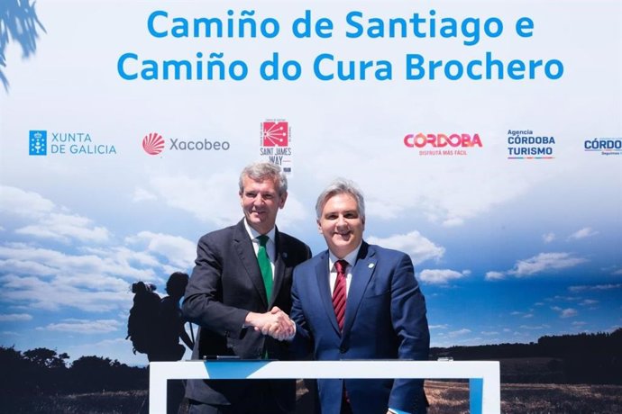 El presidente de la Xunta, Alfonso Rueda, junto al gobernador de la provincia argentina de Córdoba, Martín Llaryora