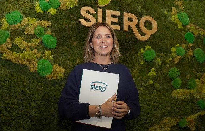 LA concejala de Educación, Juventud e Igualdad de Siero, Eva Iglesias, presenta  la II Gala de la Excelencia Académica.