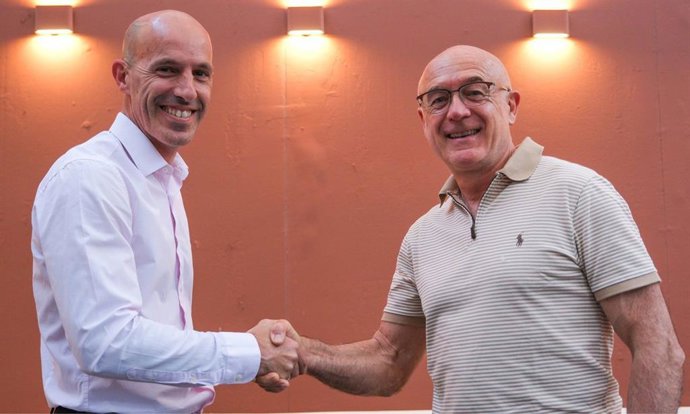 Alejandro Benito Marine Director en TESYA Manu SanFélix biólogo