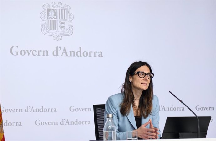 La ministra Ester Molné durant la roda de premsa