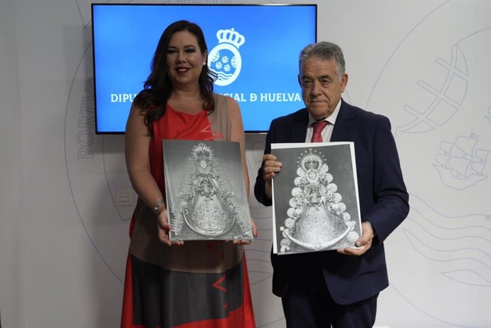 Presentación de la colección de láminas 'Retratos del Pasado' de El Rocío.
