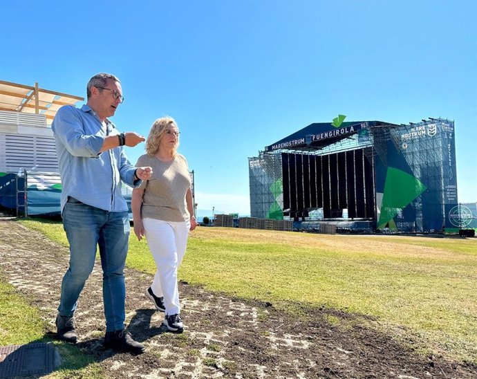 La alcaldesa de Fuengirola, Ana Mula, junto al concejal de Grandes Eventos, Rodrigo Romero, ha abundado en los datos que confirman el éxito cultural, económico y promocional de Marenostrum Fuengirola.