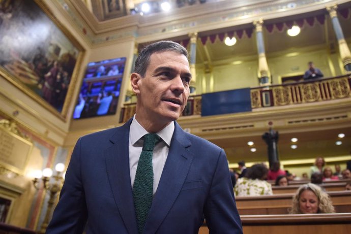 El presidente del Gobierno, Pedro Sánchez, durante una sesión de control al Gobierno, en el Congreso de los Diputados, a 21 de mayo de 2025, en Madrid (España). Durante la sesión de control, los grupos parlamentarios PP y VOX, han preguntado al Gobierno p
