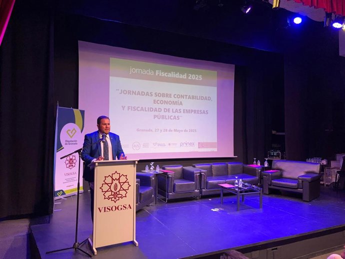 El diputado provincial de Obras Públicas y Vivienda de Granada, José Ramón Jiménez