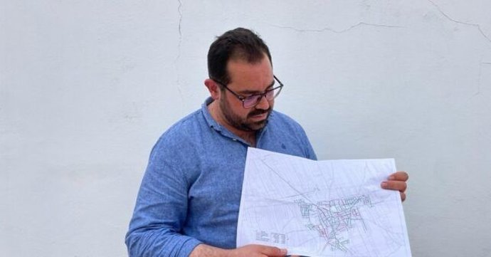 El secretario general del PSOE de La Palma del Condado y portavoz del PSOE en el Ayuntamiento palmerino, Rogelio Pinto.