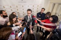 Economía eleva la OPA de BBVA a Sabadell al Consejo de Ministros