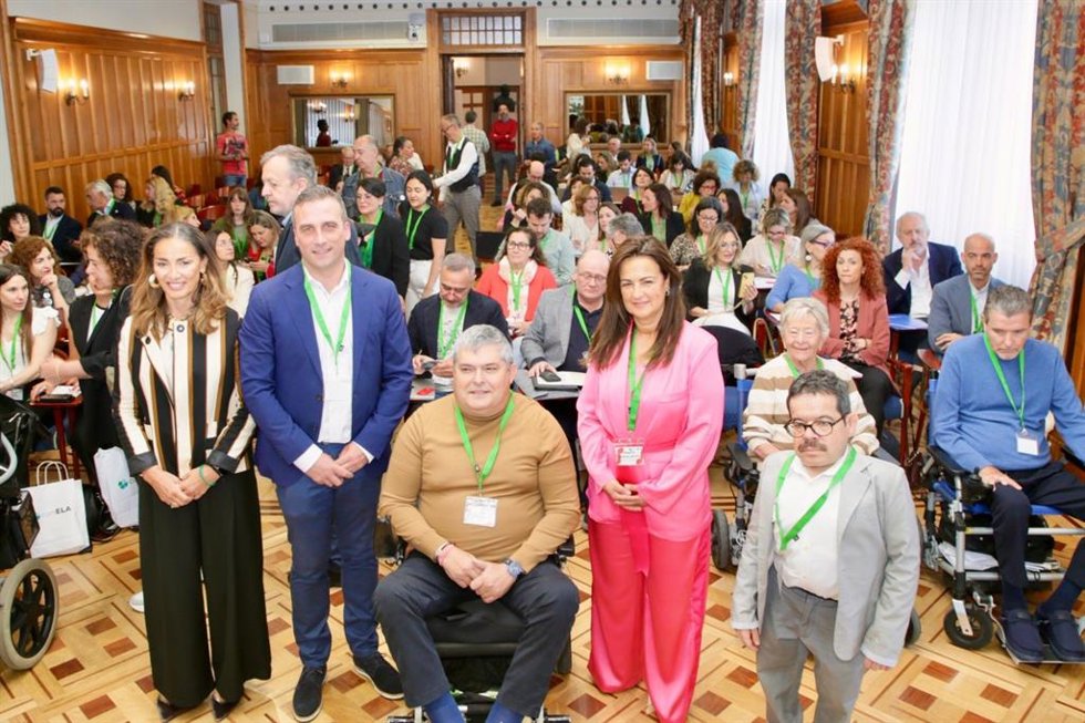 La consejera de Inclusión Social, Begoña Gómez del Río durante su participación en la jornada sobre la ELA celebrada en el Palacio de la Magdalena