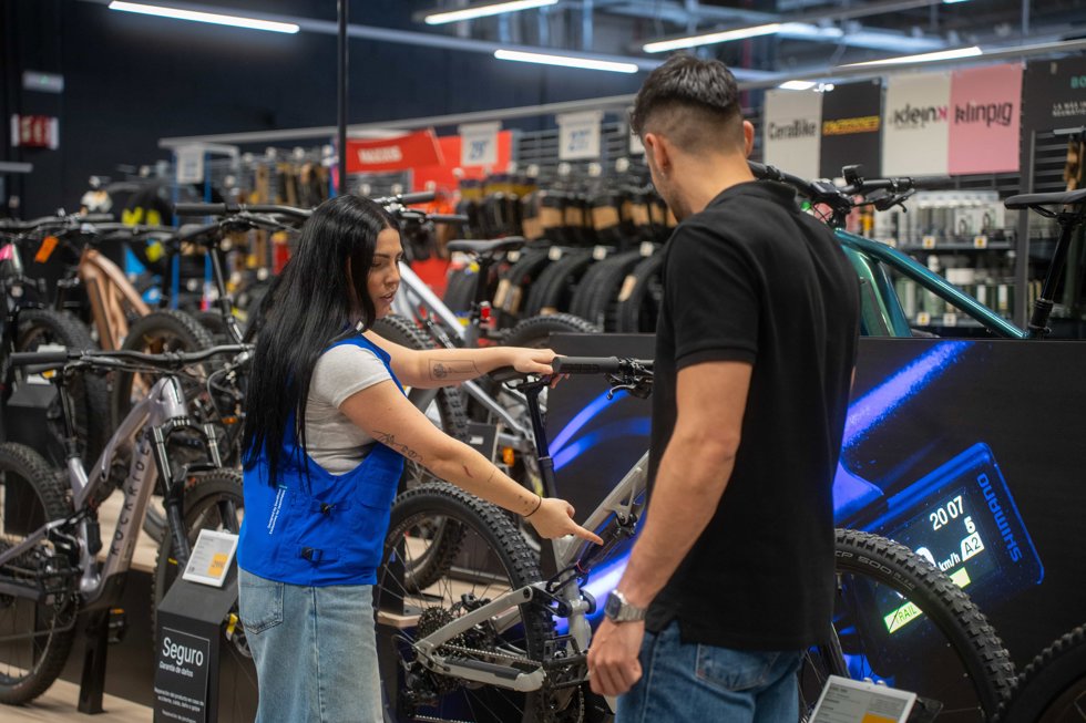 Decathlon refuerza su apuesta por el ciclismo 
