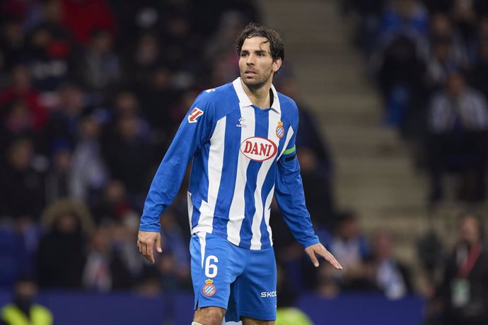 Archivo - Leandro Cabrera of RCD Espanyol looks on during the LaLiga EA Sports match between RCD Espanyol and Real Madrid CF at RCDE Stadium on February 1, 2025, in Barcelona, Spain.