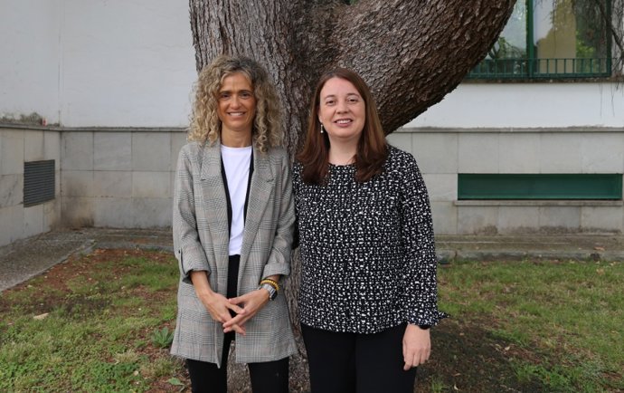 Las investigadoras Cristina Martínez e Isabel Castillejo.