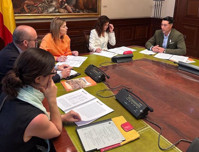 Asinlewy pide a la comisionada del PERTE de Salud más financiación para investigar la demencia con cuerpos de Lewy.
