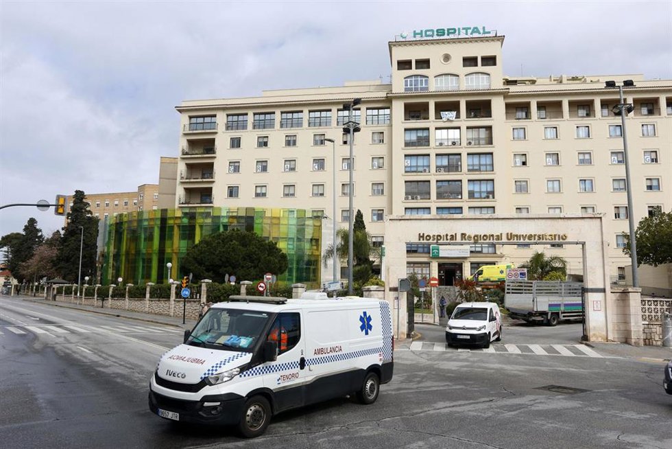 Archivo - Ambulancia saliendo del del Hospital Regional de Málaga.
