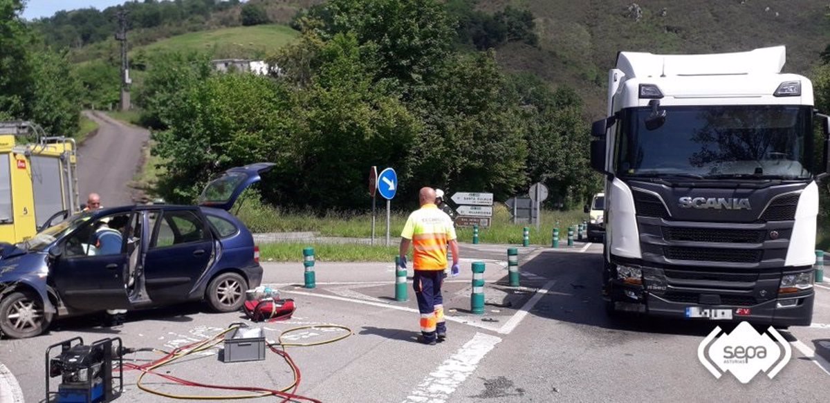 Dos mujeres heridas tras un accidente de tráfico en Piloña