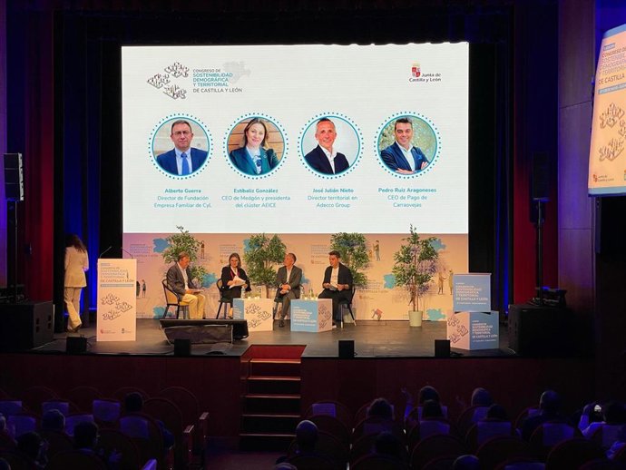 La II edición del Congreso de Sostenibilidad Demográfica y Territorial en Ciudad Rodrigo (Salamanca) comienza poniendo de manifiesto al talento como el mayor activo del entorno rural