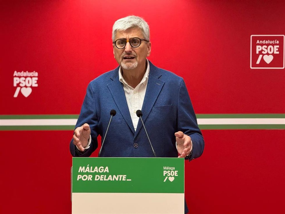 El secretario general del PSOE de Málaga, Josele Aguilar, en rueda de prensa. (Foto de archivo).
