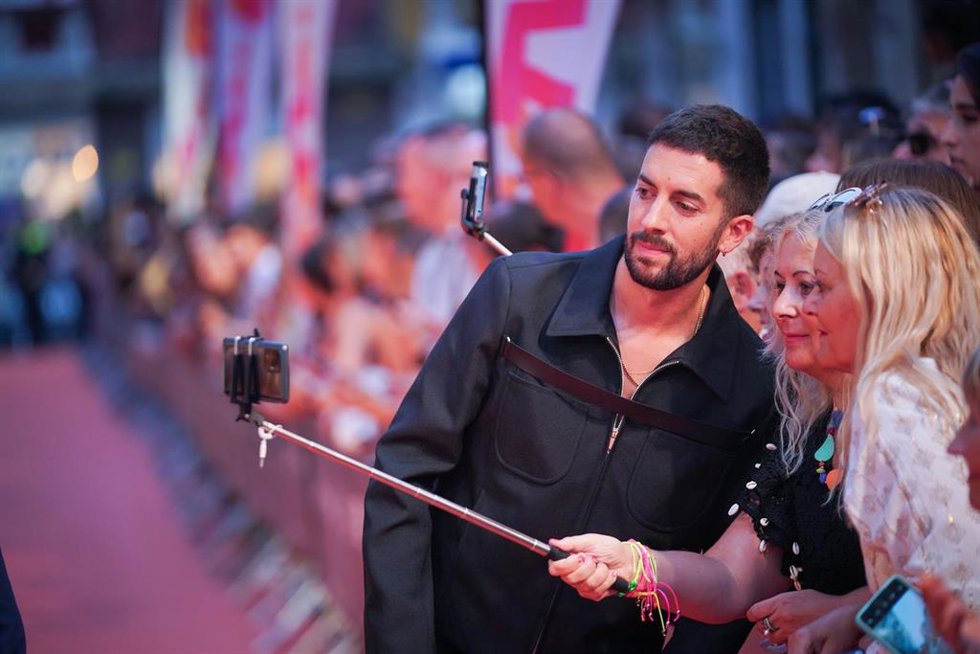 Archivo - El presentador David Broncano en la alfombra naranja previa a la gala de clausura del FesTVal de Vitoria - Gasteiz, donde recibe el Premio Joan Ramón Mainat, en el Palacio de Congresos Europa, a 9 de septiembre de 2023, en Vitoria - Gasteiz, Á
