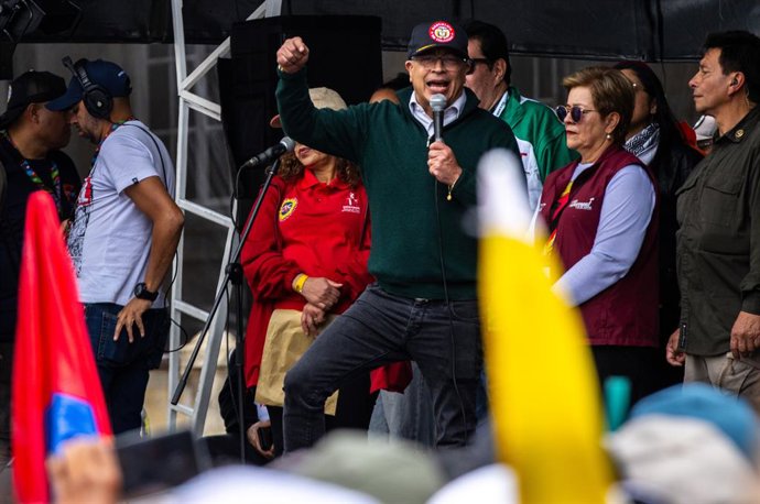 Archivo - Arquivo - 1º de maio de 2024, Bogotá, Colômbia: O presidente colombiano Gustavo Petro durante o discurso em frente aos participantes da marcha. Grande passeata do Primeiro de Maio em Bogotá, onde o presidente colombiano Gustavo Petro declarou o 