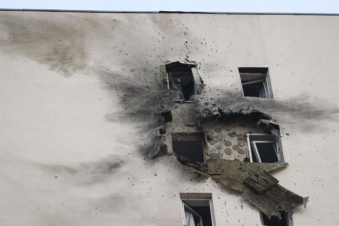 Archivo - Arxiu - Danys ocasionats per un dron ucraïnès en un edifici residencial als afores de Moscou