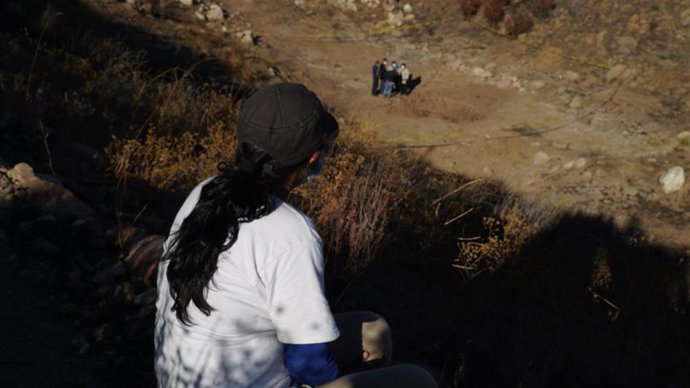 Archivo - Un colectivo busca los cuerpos de personas desaparecidas en México