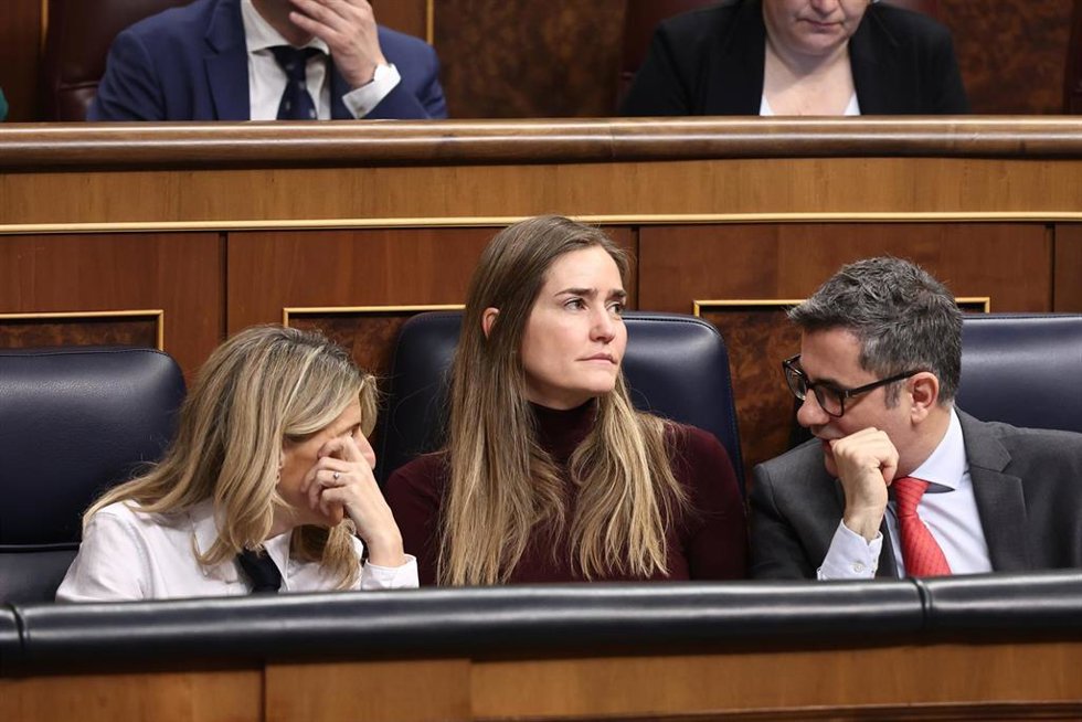 Archivo - (I-D) La vicepresidenta segunda y ministra de Trabajo, Yolanda Díaz; la vicepresidenta tercera y ministra para la Transición Ecológica, Sara Aagesen y el ministro de la Presidencia, Relaciones con las Cortes y Justicia, Félix Bolaños, durante