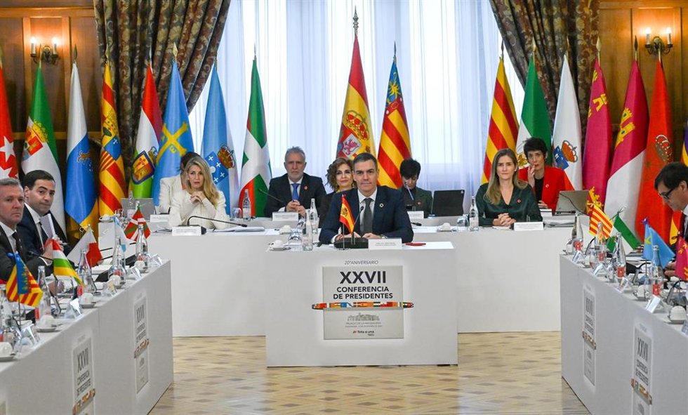 Archivo - El presidente del Gobierno, Pedro Sánchez, durante la XXVII Conferencia de Presidentes, en el Palacio de la Magdalena, a 13 de diciembre de 2024, en Santander, Cantabria (España).
