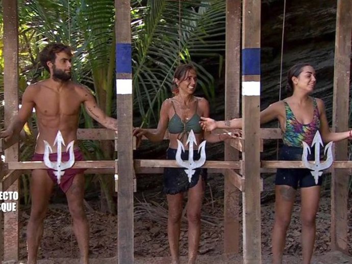 Archivo - Montoya, Carmen y Anita, nominados de la semana