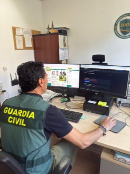 Investigados en Navarra un hombre y una mujer por apropiarse de más de 100.000 euros de una anciana de 98 años