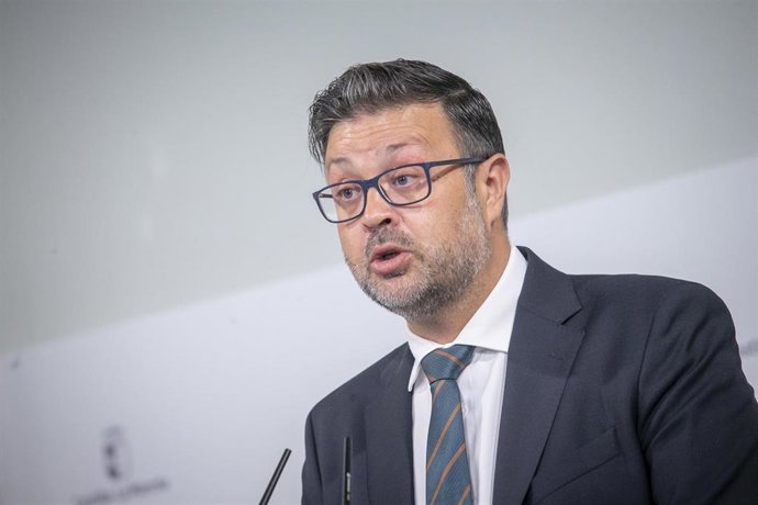 Archivo - El consejero de Educación, Cultura y Deporte, Amador Pastor.