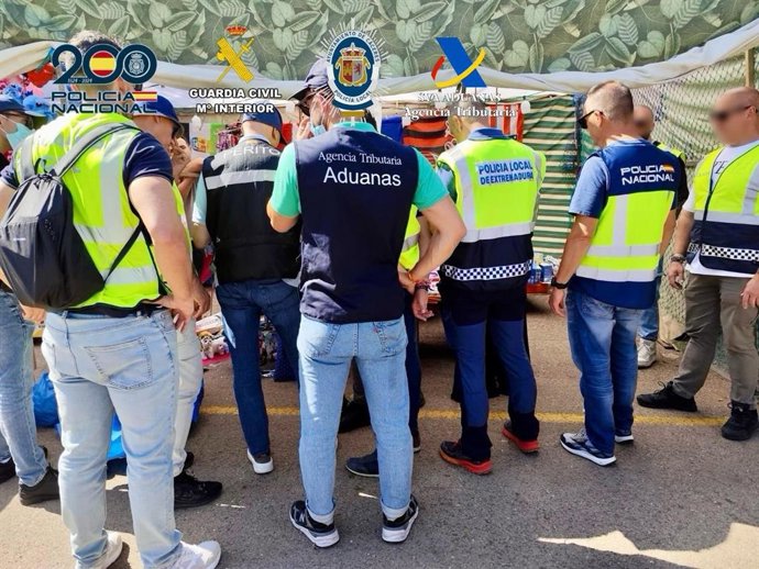Intervención de productos falsificados en la Feria de Cáceres 2025