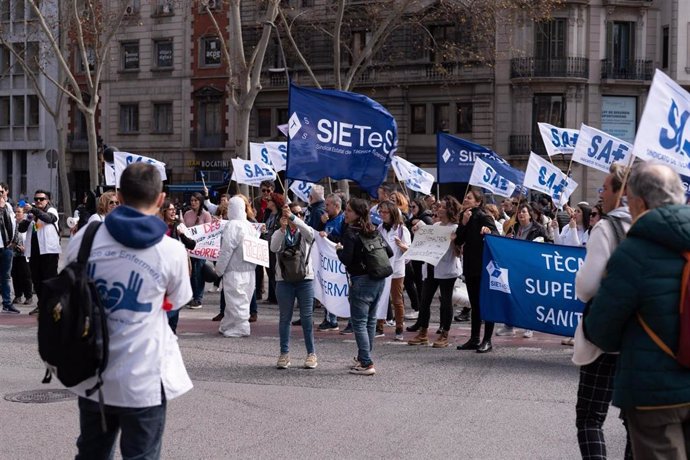 Archivo - Miembros del Sietess durante la huelga, que se ha suspendido temporalmente.