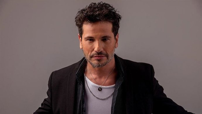 El cantante David de María
