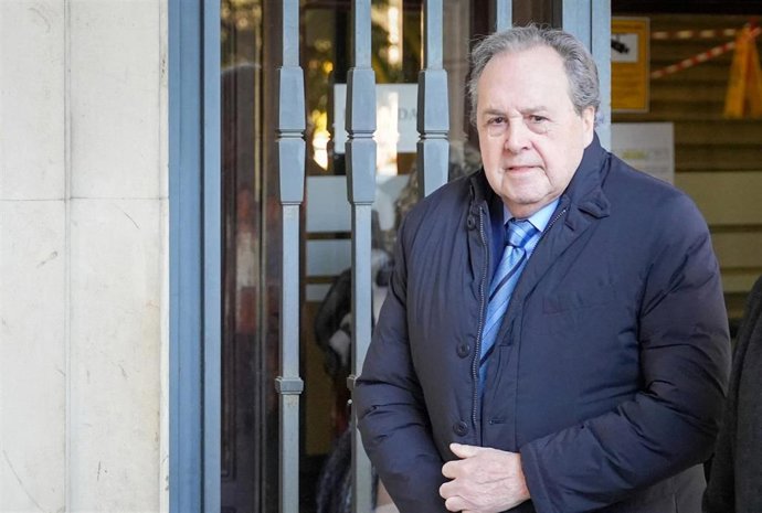 Archivo - El expresidente de la empresa de capital riesgo Invercaria Tomás Pérez-Sauquillo  a la salida de la Audiencia Provincial
