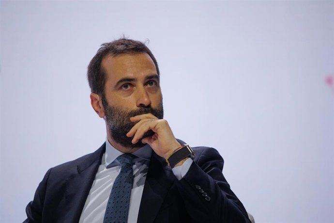 Archivo - El ministro de Economía, Comercio y Empresa, Carlos Cuerpo, en una imagen de archivo.