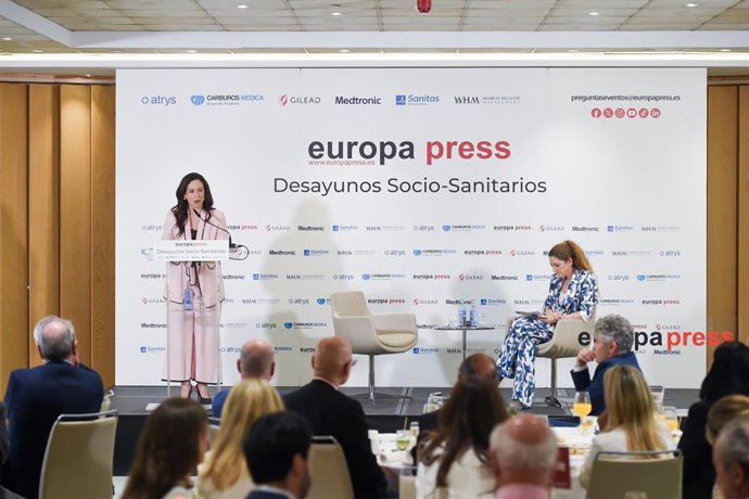 La consejera de Salud y Servicios Sociales de la Junta de Extremadura, Sara García Espada, participa en los Desayunos Socio-Sanitario de Europa Press