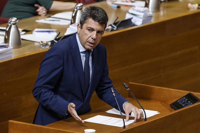 El 'president' de la Generalitat, Carlos Mazón, en una imagen de archivo en Les Corts