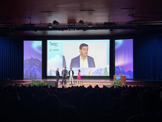 Responsables de Ilunion en Agentforce World Tour Barcelona.